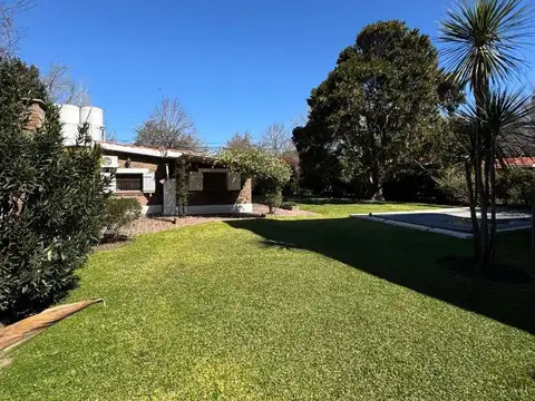 CASA EN FISHERTON CON AMPLISIMO JARDIN