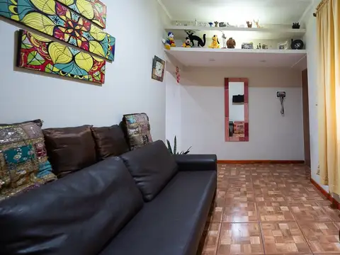 Casa 5 ambientes con 1 baño