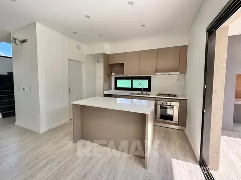 VENTA DUPLEX 4 AMB. A ESTRENAR SPRINGPARK PILAR