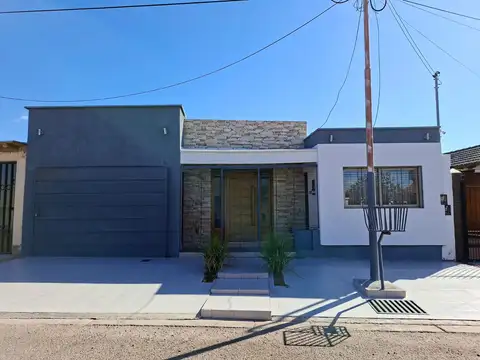 VENTA CASA 3 d. JARDIN - MAIPU - A MTS DEL TORREON