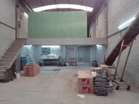 Galpon en Venta 8  mts Frente