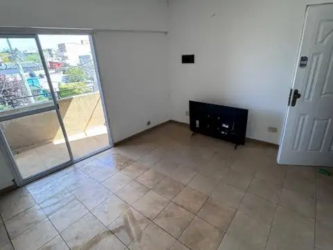 Departamento en alquiler - 1 Dormitorio 2 Baños - Berisso