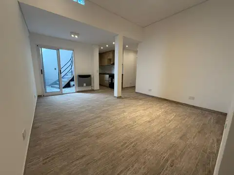 Depto Tipo Casa en Venta de 4 ambientes