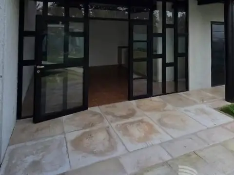 Casa en Alquiler en Gutierrez, $ 1.100.000
