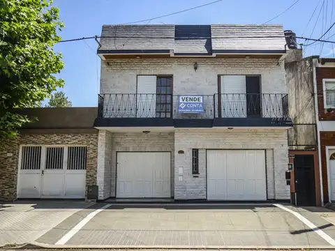 HERMOSA CASA DE TRES DORMITORIO CON GARAGE