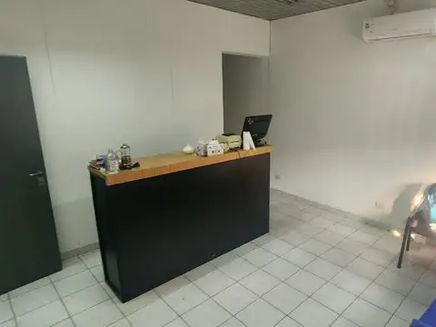 Galpón Losa 370 m² Cub c/ Oficinas, baños y Vestuarios - Ciudadela