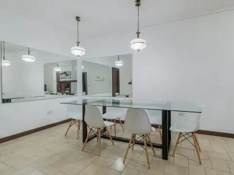 Casa 6 ambientes con 2 baños