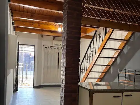 Depto Tipo Casa en Venta en Lomas Del Mirador, USD 70.000