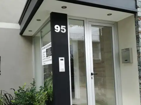 Miraflores 100, Piso PB