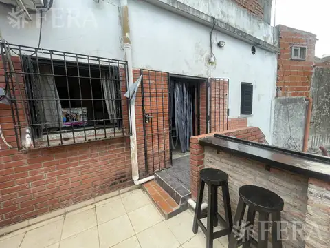Depto Tipo Casa en Venta en Bernal Oeste, USD 65.000