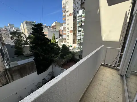 Doblas 200, Piso 4