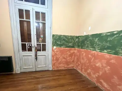 Depto Tipo Casa en Venta 80 años