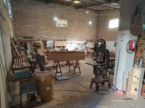 Galpon + 2 casas. Ideal Constructora