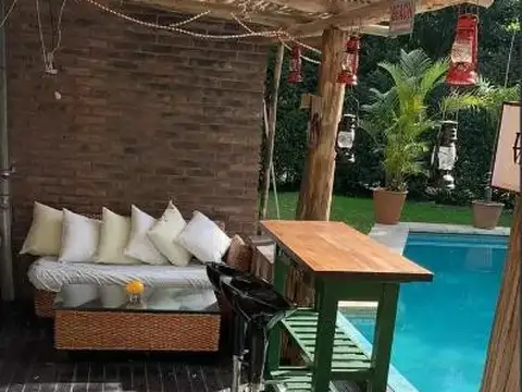 Casa en Alquiler Temporal con 3 cocheras