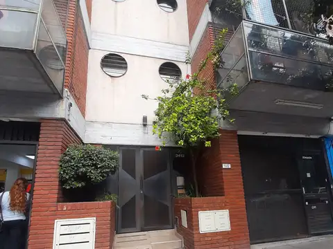 MONOAMBIENTE CON BALCON Y COCINA INDEPENDIENTE - $ 450.000 -