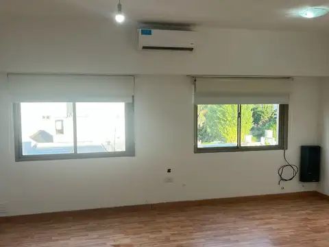 Departamento en Venta en Plaza Sarmiento, USD 49.000