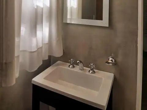 Casa 2 ambientes con 1 baño