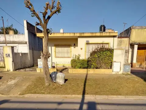 CASA AMERICANA DOS DORMITORIOS EN VENTA