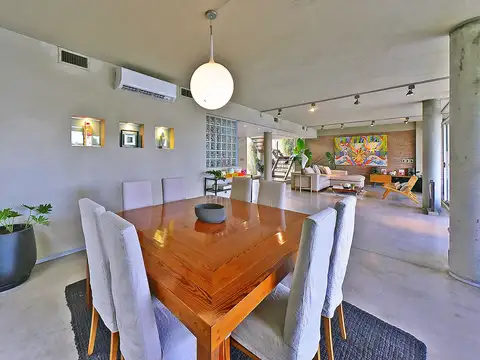 Casa 6 ambientes con 4 baños