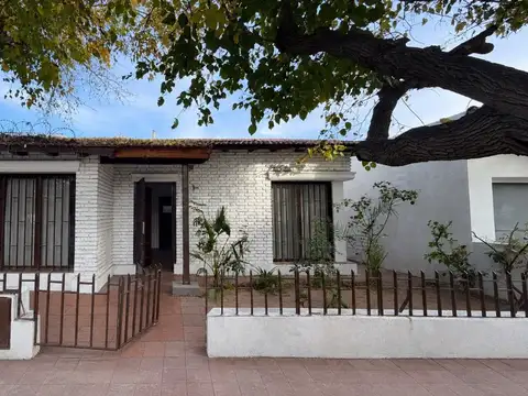 VENTA CASA 3 HABITACIONES B° BANCARIO GODOY CRUZ