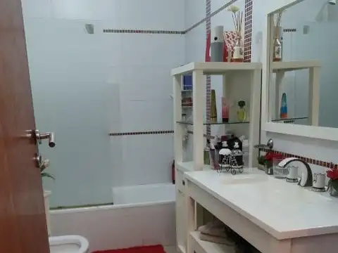 Depto Tipo Casa 4 ambientes con 2 baños