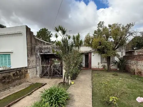 Casa con fondo libre. Ideal inversor.