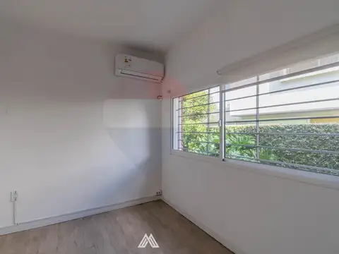 Casa 6 ambientes con 2 baños