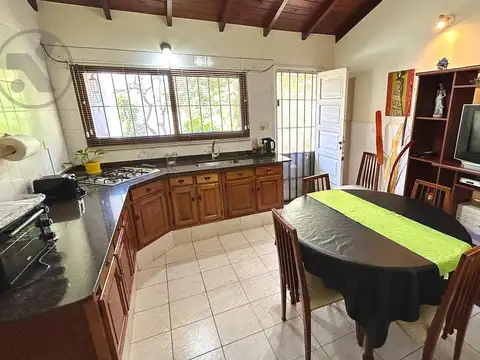 Casa en Venta con 3 cocheras