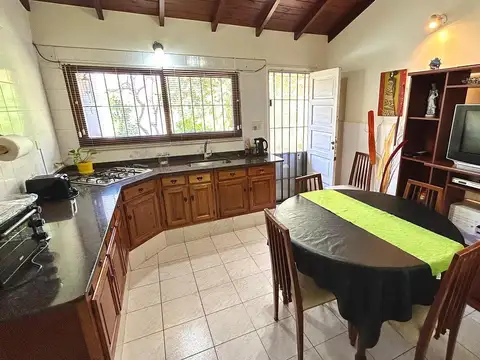 Casa en Venta con 3 cocheras