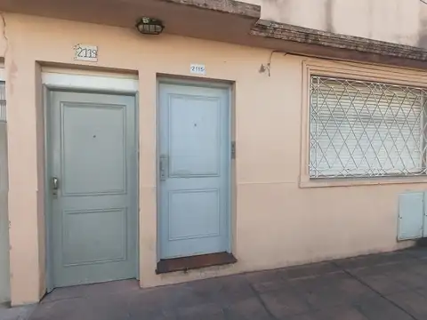Depto Tipo Casa 2 ambientes con 1 baño