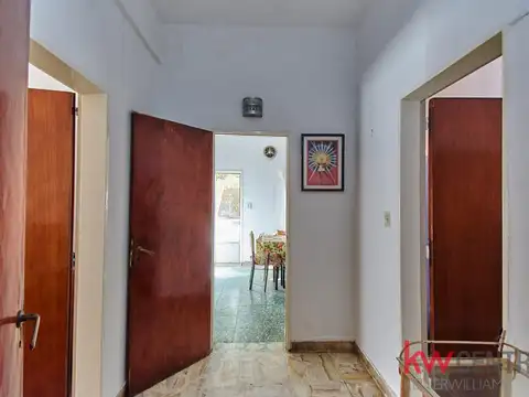 Casa 4 ambientes con 1 baño