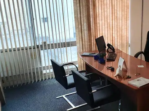 Oficina 6 ambientes con 2 baños