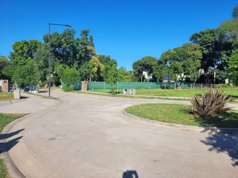 Intendente Tirigal  al 1700 Lote 4D