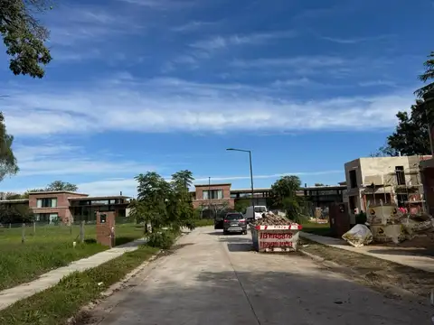 Terreno en Venta 44  mts Fondo