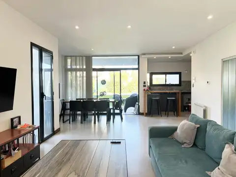 Casa en VENTA / 3 Dormitorios - 488 e/ 133 y 134 de J. Gorina