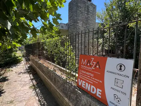 Casa 3 hab. amplio lote 1040 m2 , Calle 7 esquina 22