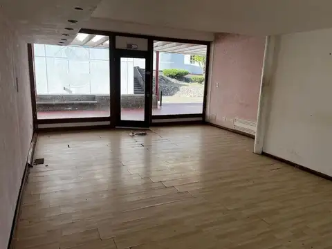 Local en Alquiler en Villa El Chocon, $ 300.000