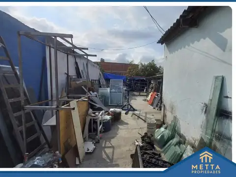 Casa 2 ambientes con 1 baño