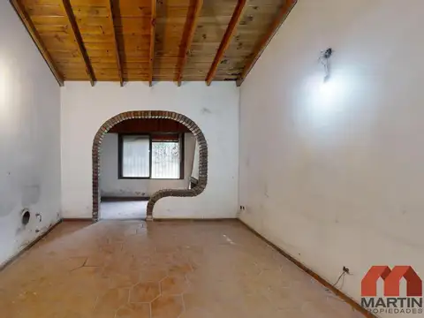 Casa en Venta de 5 Ambientes en El Talar con Jardín