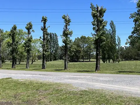 Muy buen terreno en esquina en venta en Campo Grande Club de Campo Pilar