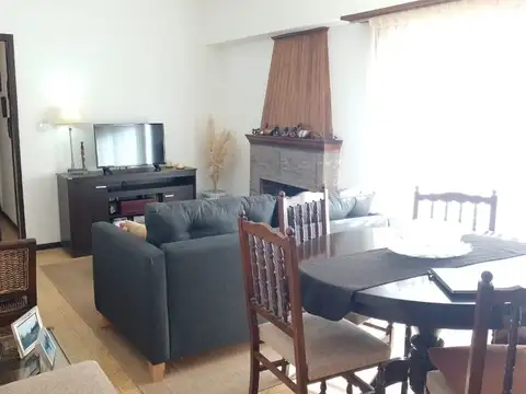 Calle 16 800, Piso P.B