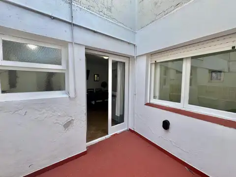 DEPARTAMENTO 2 AMBIENTES CON COCHERA Y PATIO