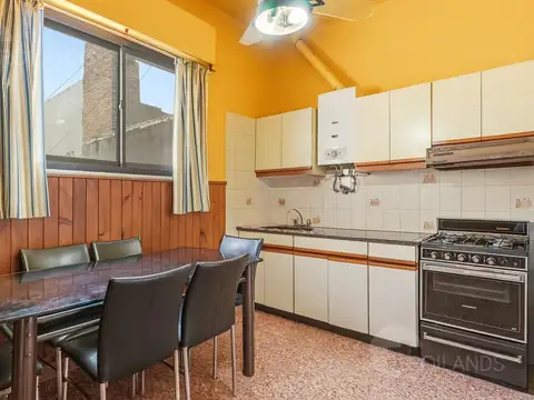 Depto Tipo Casa 4 ambientes con 2 baños
