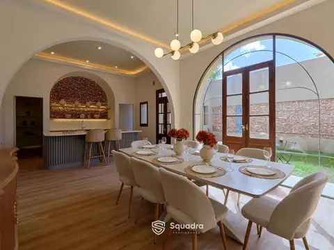 VENTA - Casa 3 dormitorios   comodín, cochera jardín y piscina - Barrio Lourdes, Rosario.