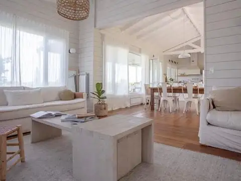 VENTA CASA 4 AMBIENTES COUNTRY NAUTICO ISLA DEL ESTE