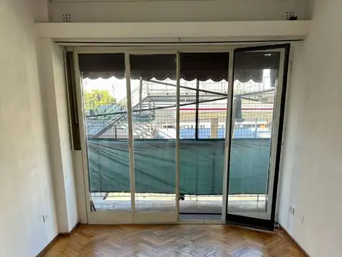 Avenida Rivadavia 3200, Piso 1