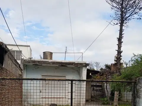 CASA DE 2 AMBIENTES A REFACCIONAR EN VENTA - HAEDO NORTE