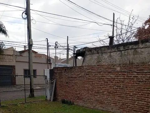 CASA DE 2 AMBIENTES A REFACCIONAR EN VENTA - HAEDO NORTE