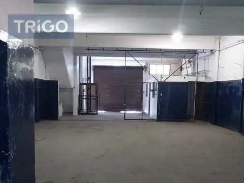 Galpon en Venta 83  mts Fondo