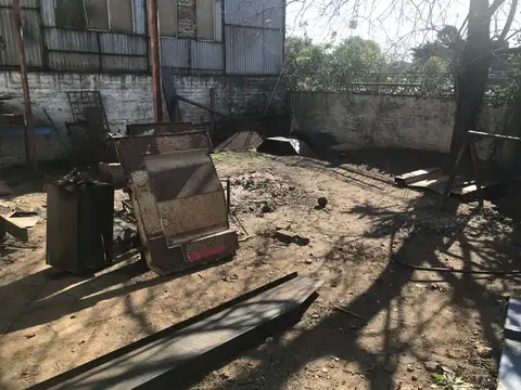 Galpon en Venta 10  mts Frente